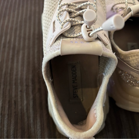 Women’s Steve Madden tennis shoes - Picture 7 of 8